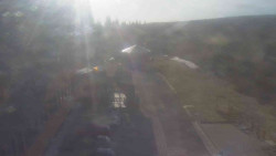 Parkoviště a hlavní vchod