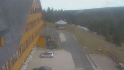 Parkoviště a hlavní vchod