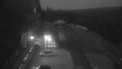 Parkoviště a hlavní vchod