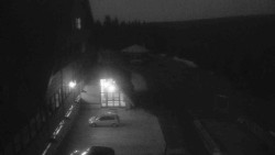 Parkoviště a hlavní vchod