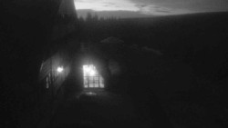 Parkoviště a hlavní vchod