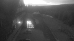 Parkoviště a hlavní vchod