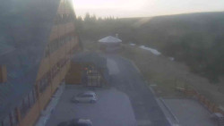 Parkoviště a hlavní vchod