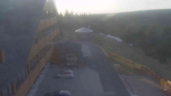 Parkoviště a hlavní vchod