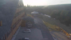 Parkoviště a hlavní vchod