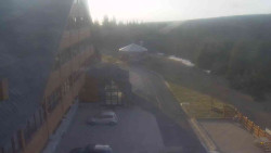 Parkoviště a hlavní vchod