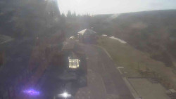 Parkoviště a hlavní vchod