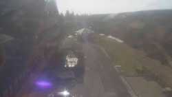 Parkoviště a hlavní vchod