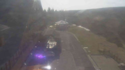 Parkoviště a hlavní vchod