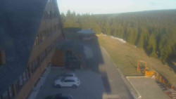 Parkoviště a hlavní vchod