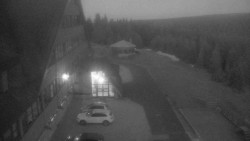 Parkoviště a hlavní vchod