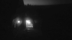 Parkoviště a hlavní vchod