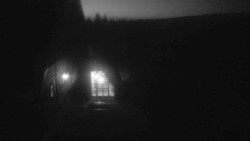 Parkoviště a hlavní vchod