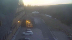 Parkoviště a hlavní vchod