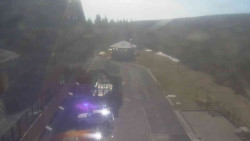 Parkoviště a hlavní vchod