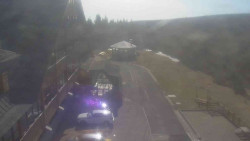 Parkoviště a hlavní vchod