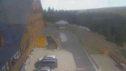 Parkoviště a hlavní vchod