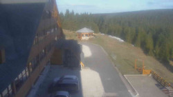 Parkoviště a hlavní vchod