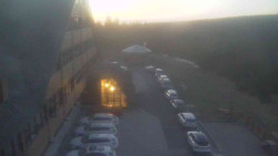 Parkoviště a hlavní vchod