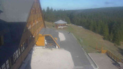 Parkoviště a hlavní vchod