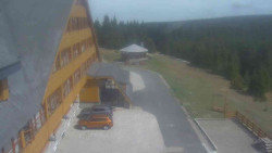 Parkoviště a hlavní vchod