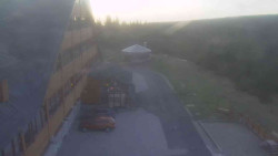 Parkoviště a hlavní vchod