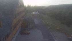 Parkoviště a hlavní vchod