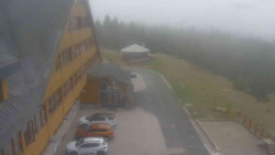 Parkoviště a hlavní vchod