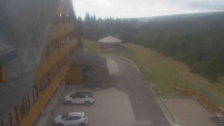 Parkoviště a hlavní vchod