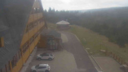 Parkoviště a hlavní vchod