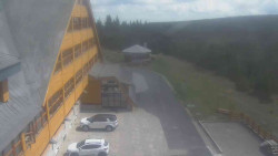 Parkoviště a hlavní vchod