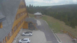 Parkoviště a hlavní vchod