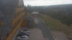 Parkoviště a hlavní vchod