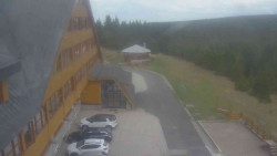Parkoviště a hlavní vchod