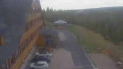 Parkoviště a hlavní vchod