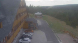 Parkoviště a hlavní vchod