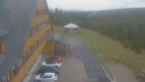 Sporthotel Kurzovní - Parkoviště a hlavní vchod - 7.5.2026 v 06:00 Sporthotel Kurzovní - Parkoviště a hlavní vchod - 7.5.2026 v 06:00