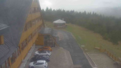 Parkoviště a hlavní vchod
