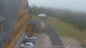 Sporthotel Kurzovní - Parkoviště a hlavní vchod - 7.5.2026 v 08:10 Sporthotel Kurzovní - Parkoviště a hlavní vchod - 7.5.2026 v 08:10