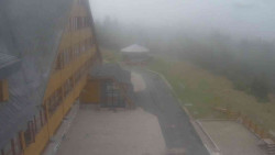 Parkoviště a hlavní vchod