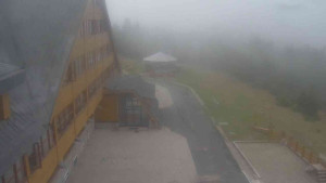 Sporthotel Kurzovní - Parkoviště a hlavní vchod - 7.5.2026 v 10:20 Sporthotel Kurzovní - Parkoviště a hlavní vchod - 7.5.2026 v 10:20