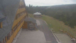 Parkoviště a hlavní vchod