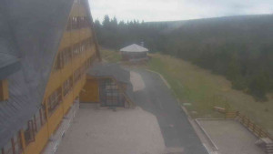 Sporthotel Kurzovní - Parkoviště a hlavní vchod - 7.5.2026 v 11:00 Sporthotel Kurzovní - Parkoviště a hlavní vchod - 7.5.2026 v 11:00