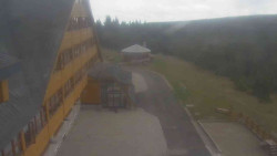 Parkoviště a hlavní vchod