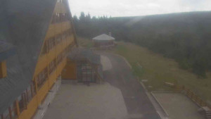 Sporthotel Kurzovní - Parkoviště a hlavní vchod - 7.5.2026 v 11:35 Sporthotel Kurzovní - Parkoviště a hlavní vchod - 7.5.2026 v 11:35