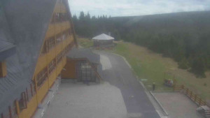 Sporthotel Kurzovní - Parkoviště a hlavní vchod - 7.5.2026 v 11:40 Sporthotel Kurzovní - Parkoviště a hlavní vchod - 7.5.2026 v 11:40