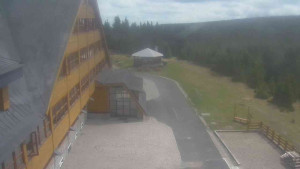 Sporthotel Kurzovní - Parkoviště a hlavní vchod - 7.5.2026 v 11:45 Sporthotel Kurzovní - Parkoviště a hlavní vchod - 7.5.2026 v 11:45