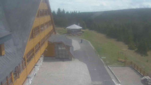 Sporthotel Kurzovní - Parkoviště a hlavní vchod - 7.5.2026 v 12:15 Sporthotel Kurzovní - Parkoviště a hlavní vchod - 7.5.2026 v 12:15
