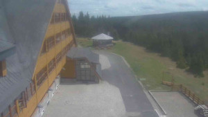 Sporthotel Kurzovní - Parkoviště a hlavní vchod - 7.5.2026 v 12:25 Sporthotel Kurzovní - Parkoviště a hlavní vchod - 7.5.2026 v 12:25