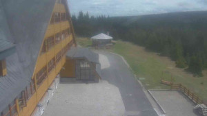Sporthotel Kurzovní - Parkoviště a hlavní vchod - 7.5.2026 v 12:35 Sporthotel Kurzovní - Parkoviště a hlavní vchod - 7.5.2026 v 12:35
